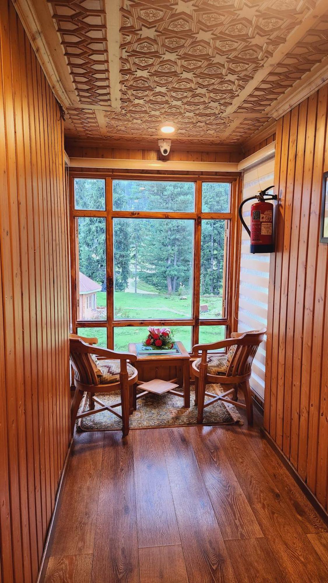 Shaw Inn By Stay Pattern Gulmarg Esterno foto