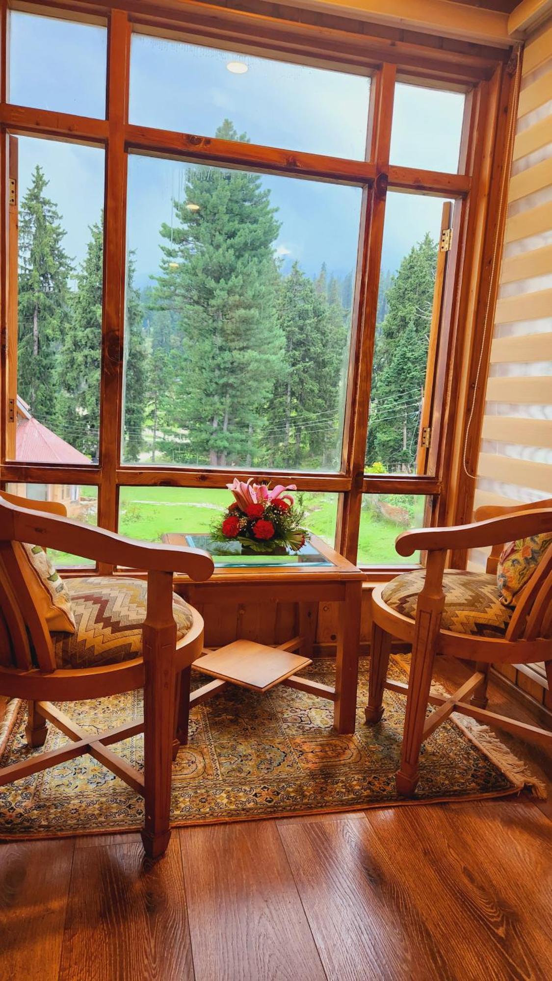 Shaw Inn By Stay Pattern Gulmarg Esterno foto
