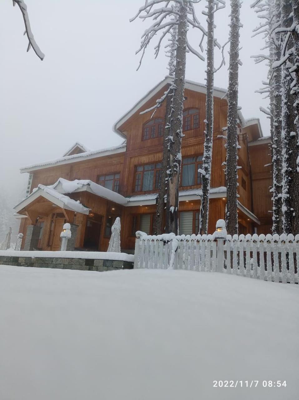 Shaw Inn By Stay Pattern Gulmarg Esterno foto