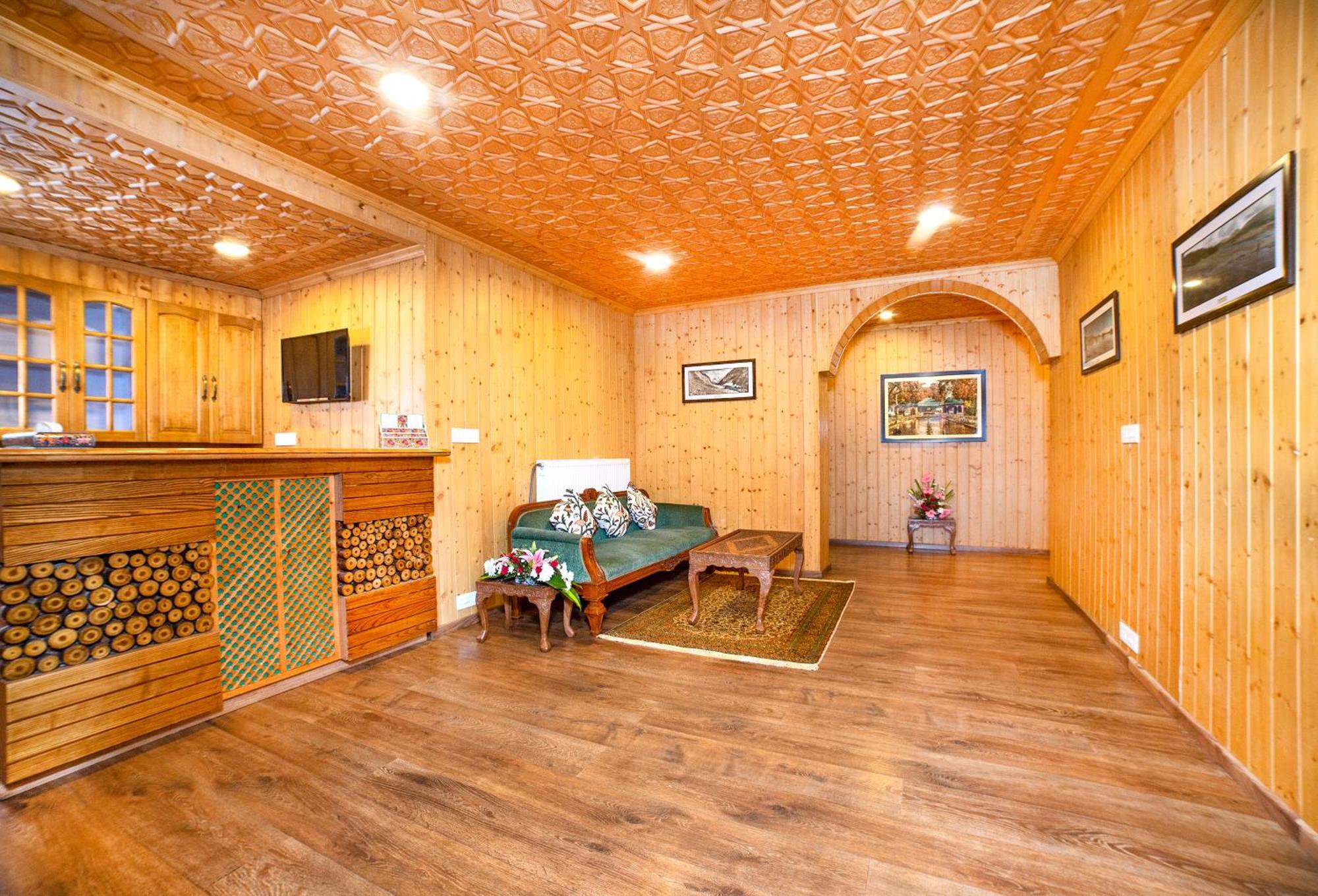 Shaw Inn By Stay Pattern Gulmarg Esterno foto