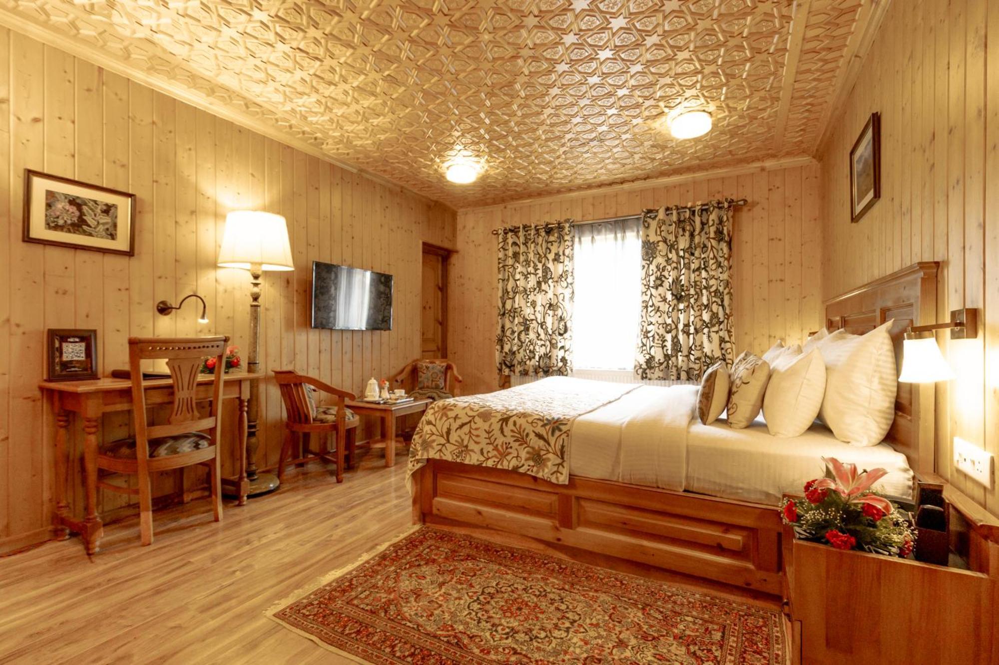 Shaw Inn By Stay Pattern Gulmarg Esterno foto