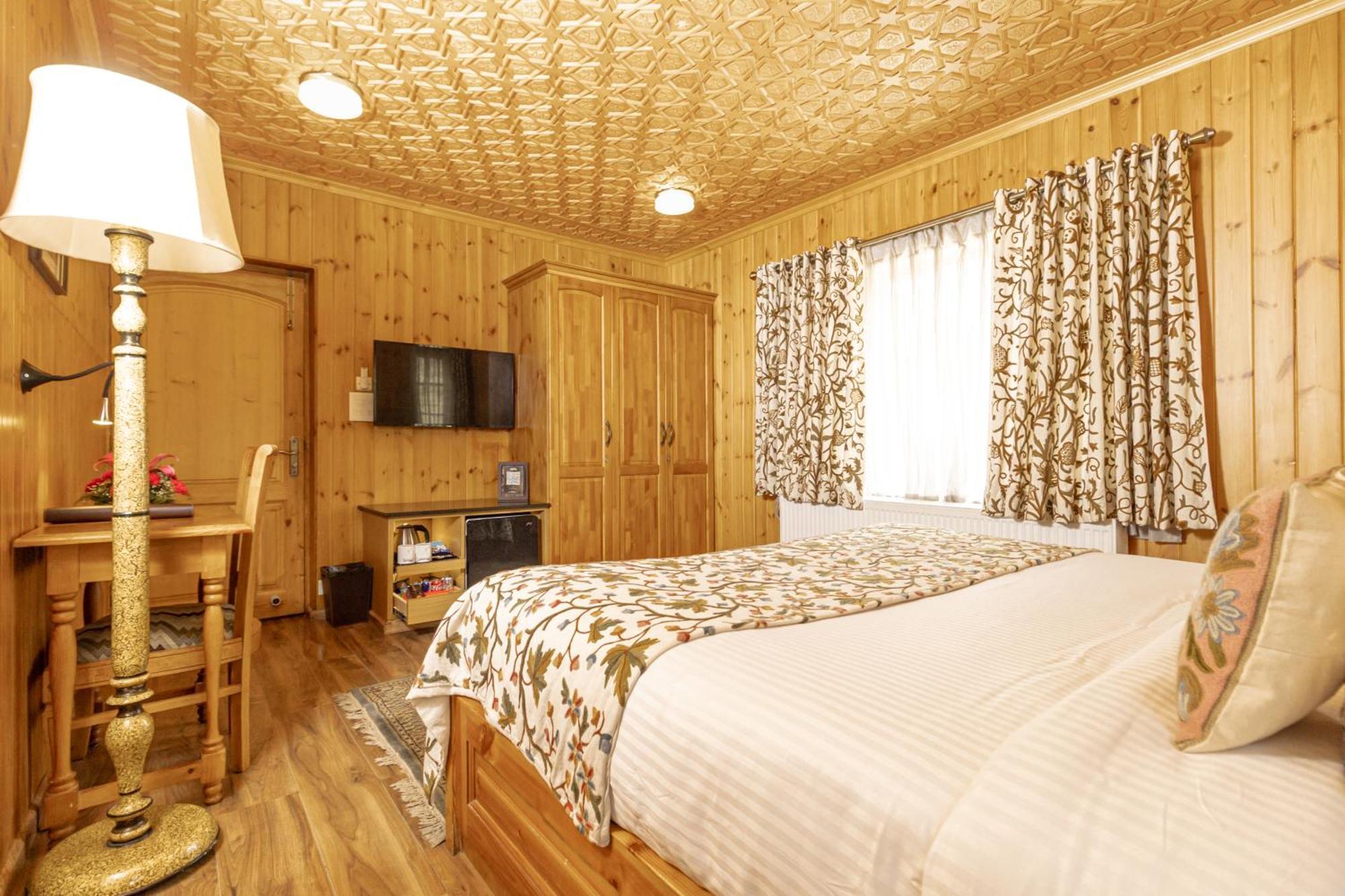 Shaw Inn By Stay Pattern Gulmarg Esterno foto